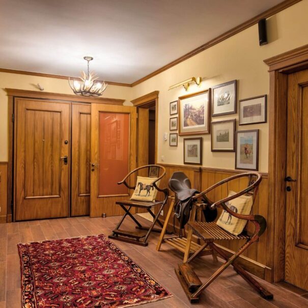 cozy corner entry from garage